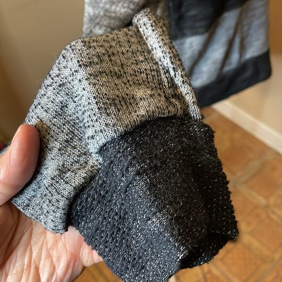 NWT Everleigh Knit Sweatshirt – Soft, Stylish & Brand New - Picture 5 of 7